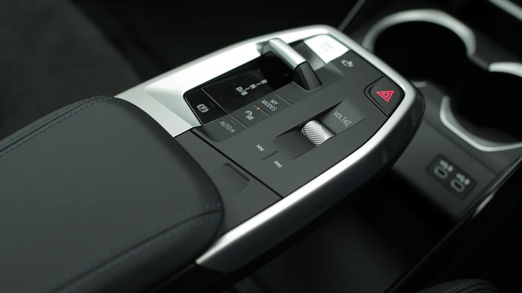BMW iX1 ELECTRIC ESTATE 150kW eDrive20 Shadow Ed 65kWh 5dr Auto [Tech+]